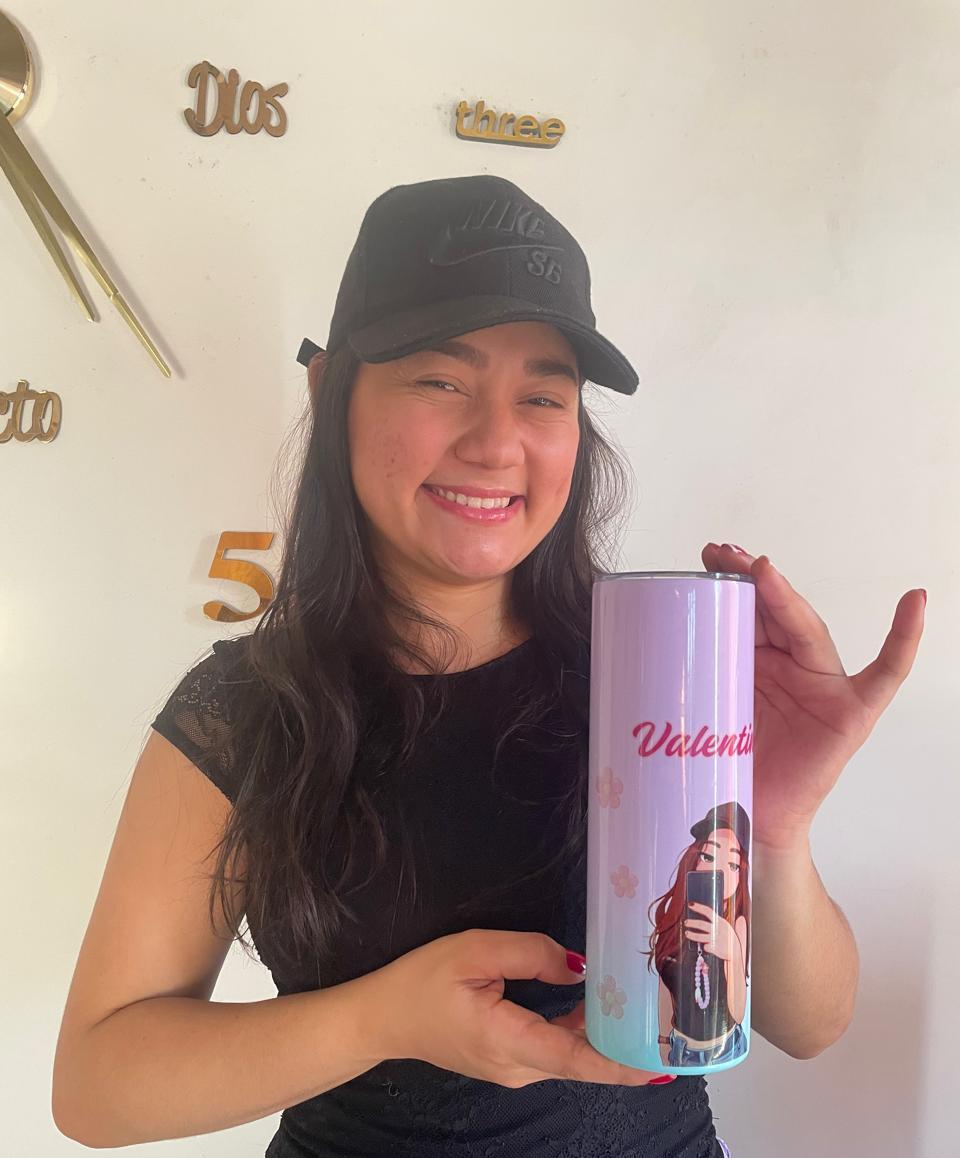 Foto de Valentinaz, cliente satisfecha con su termo personalizado de Design Lila